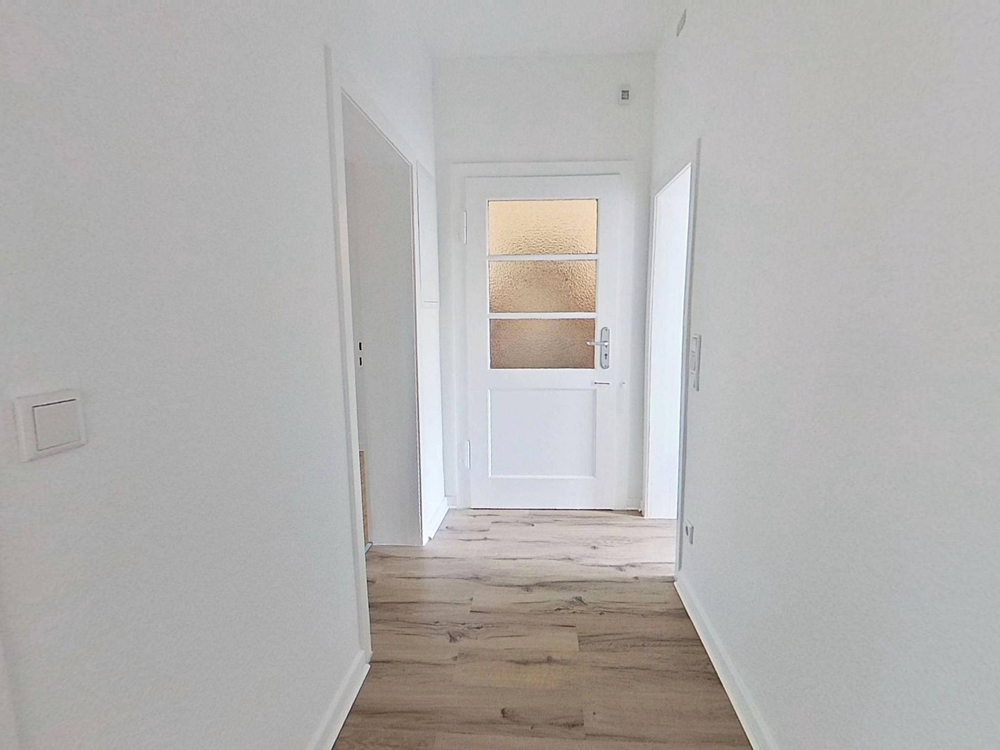 Gemütliche 2-Zimmer-Erdgeschosswohnung mit modernem Wannenbad und viel Lichteinfall – 33607 Bielefeld – Vorschaubild 9