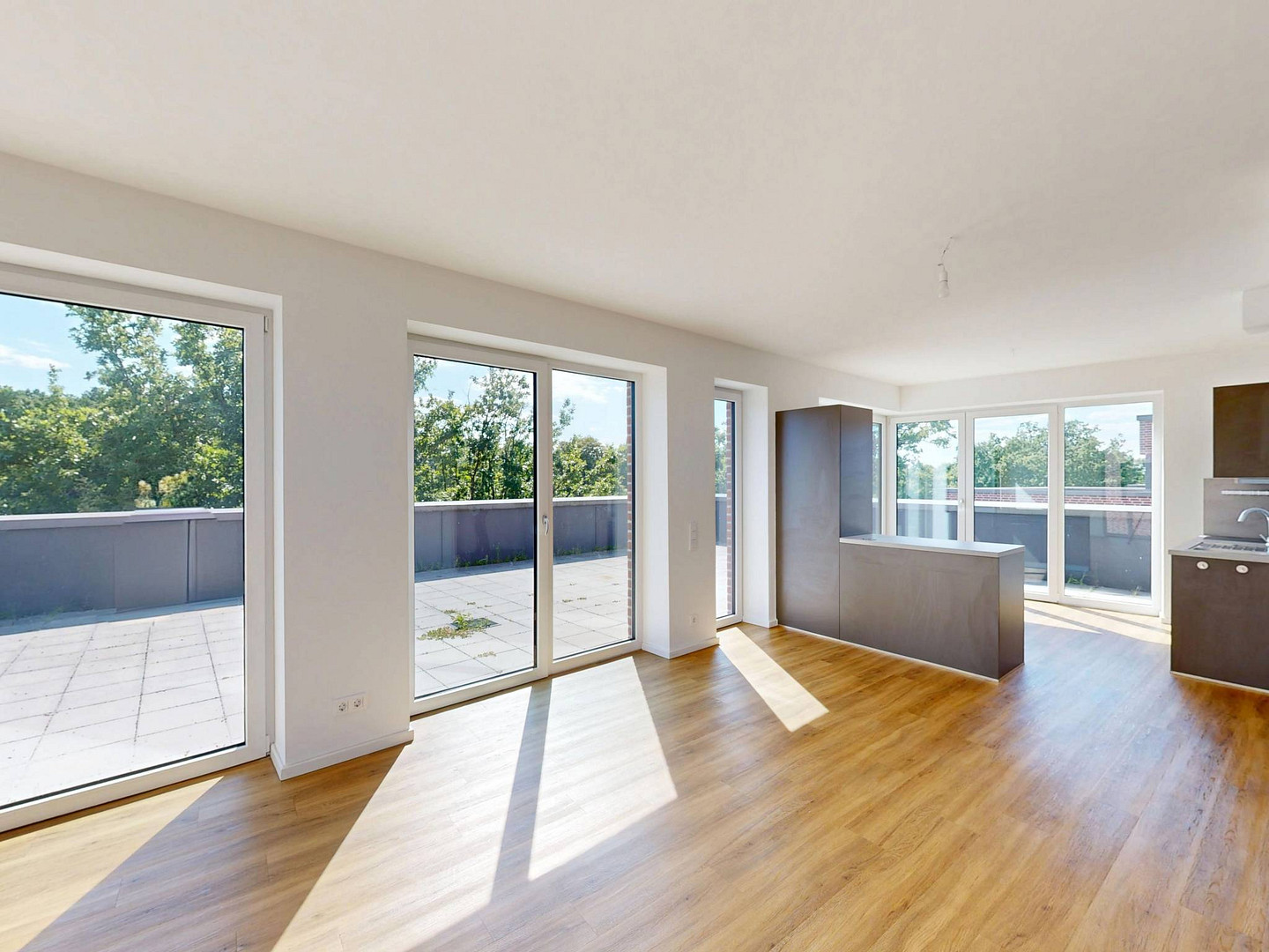 Wohnen auf höchstem Niveau – Penthouse mit Dachterrasse und privatem Liftzugang – Alte Sülldorfer Landstraße 402 b, 22559 Hamburg(Rissen) – Vorschaubild 2