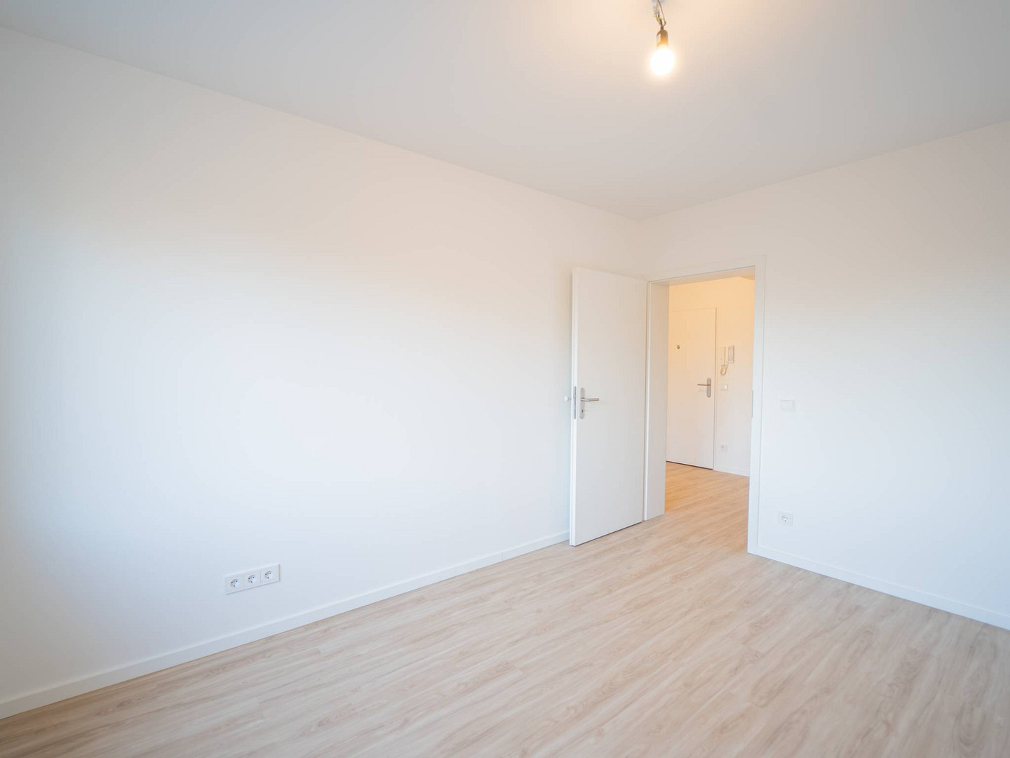 Frisch saniertes Highlight in Hamburg-Schnelsen: Helle Wohnung ab 01.09. zu vermieten! – Frohmestraße 46, 22457 Hamburg(Schnelsen) – Vorschaubild 2