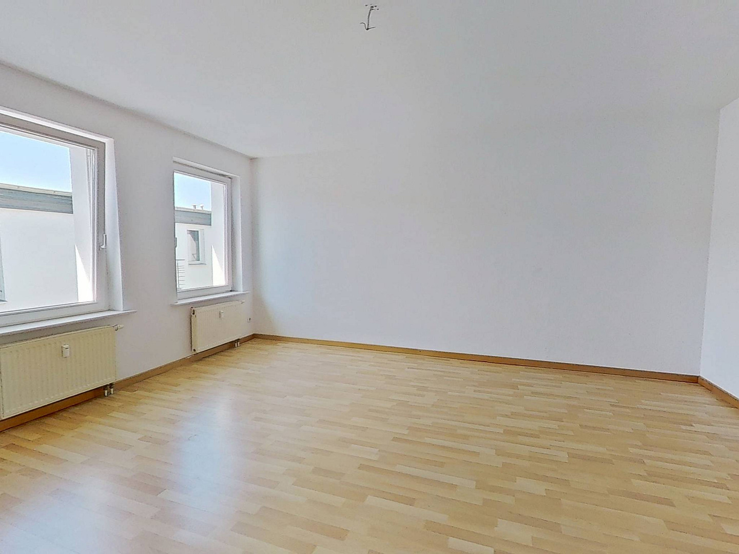 Warmes Nest, kalte Ersparnis - 1 KALTMIETE GESCHENKT: Große 3-Zimmer-Dachgeschosswohnung mit EBK und intelligentem Grundriss im historischen Breitenweg – 39104 Magdeburg(Altstadt) – Vorschaubild 7