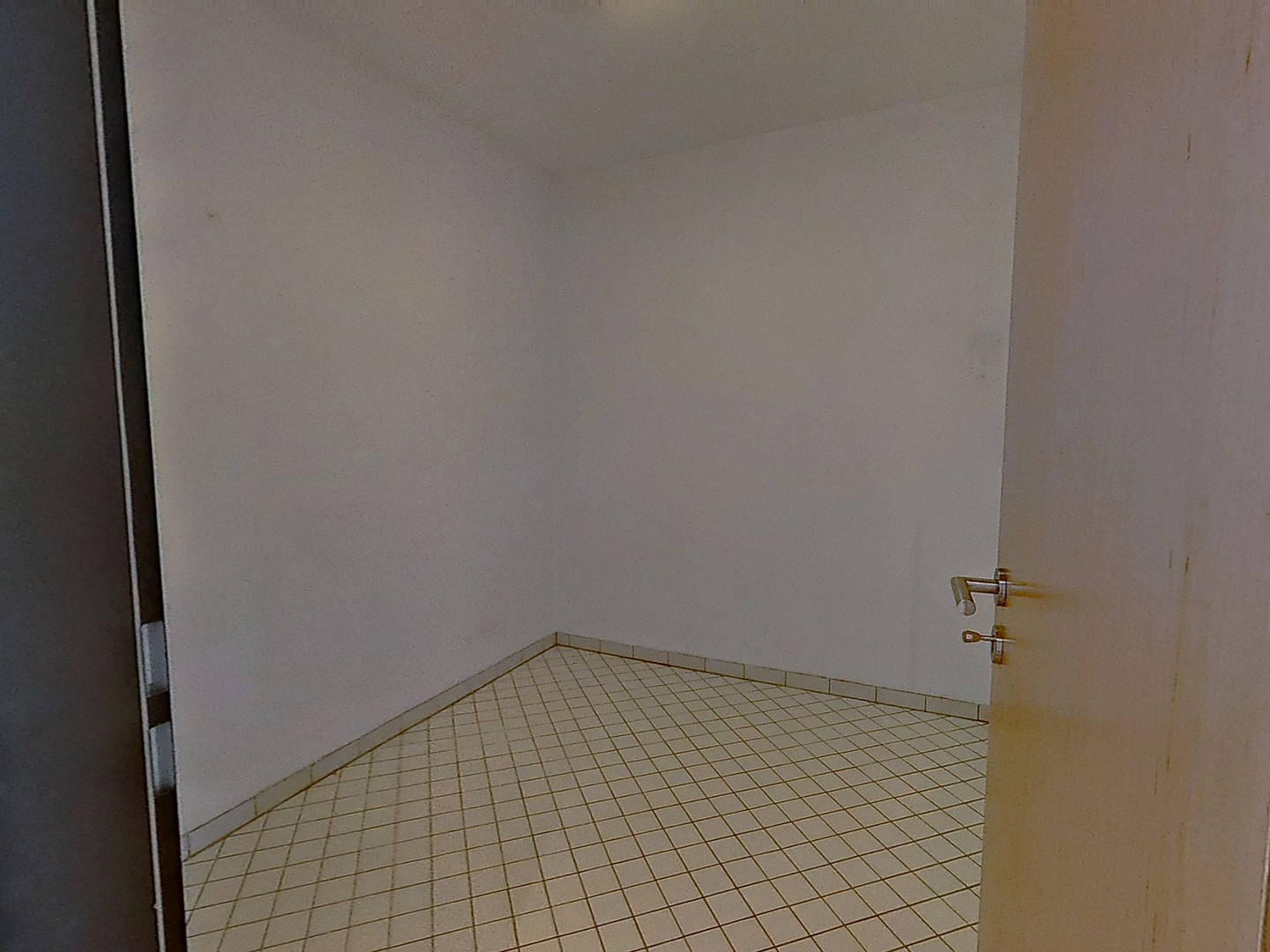 Warmes Nest, kalte Ersparnis - 1 KALTMIETE GESCHENKT: Große 3-Zimmer-Dachgeschosswohnung mit EBK und intelligentem Grundriss im historischen Breitenweg – 39104 Magdeburg(Altstadt) – Vorschaubild 13