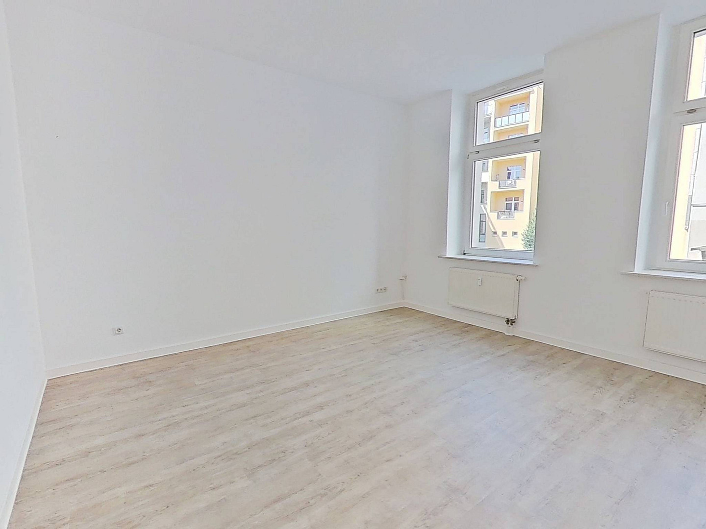 Die Blätter fallen, Ihre Mietkosten auch - Einziehen und 1 NKM sparen: Geräumige 4-Zimmer-Wohnung mit sonnigem BALKON im historischen Breitenweg – 39104 magdeburg(Altstadt) – Vorschaubild 7