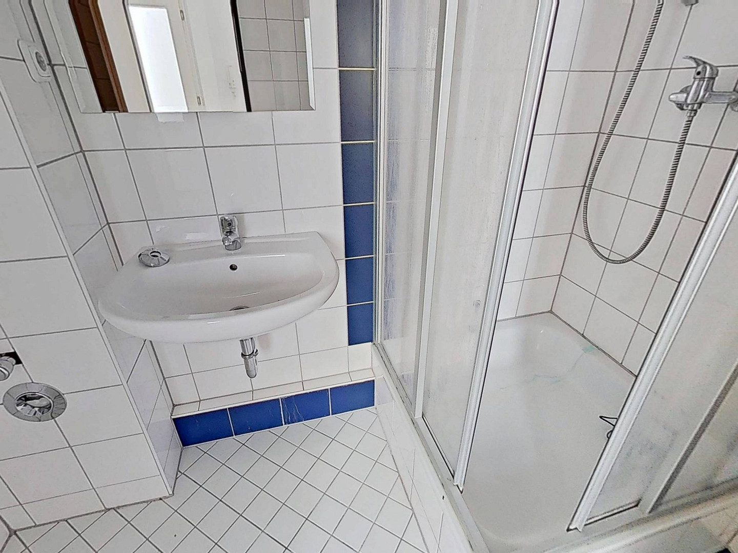 Die Blätter fallen, Ihre Mietkosten auch - Einziehen und 1 NKM sparen: Geräumige 4-Zimmer-Wohnung mit sonnigem BALKON im historischen Breitenweg – 39104 magdeburg(Altstadt) – Vorschaubild 12
