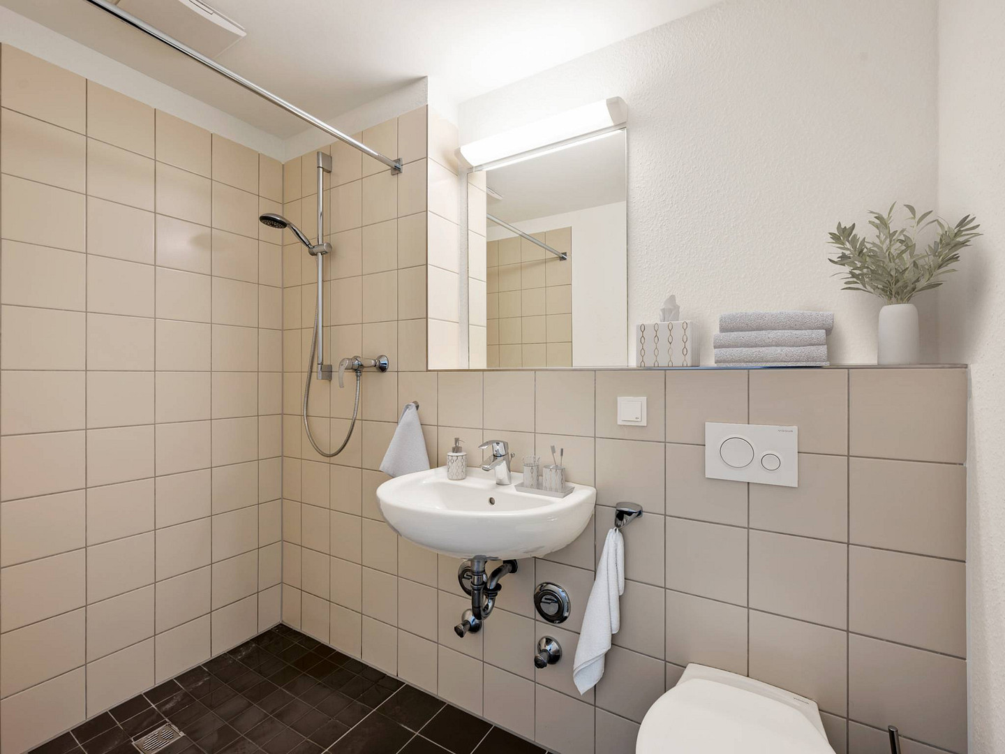 Möblierter Wohntraum über den Dächern Kölns – Overbeckstraße 2-4, 50823 Köln(Neuehrenfeld) – Vorschaubild 2