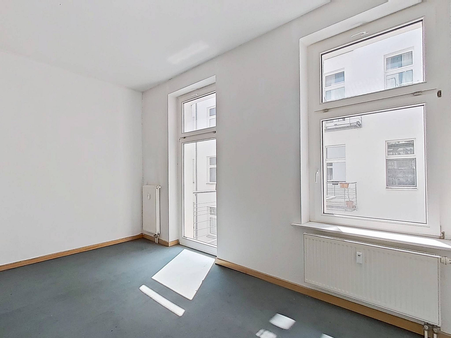 Die Blätter fallen, die Miete auch - 1 NKM als Herbstgeschenk: Attraktive 3-Zimmer-Wohnung mit Einbauküche und 2 Balkonen ++ – 39104 magdeburg(Altstadt) – Vorschaubild 5