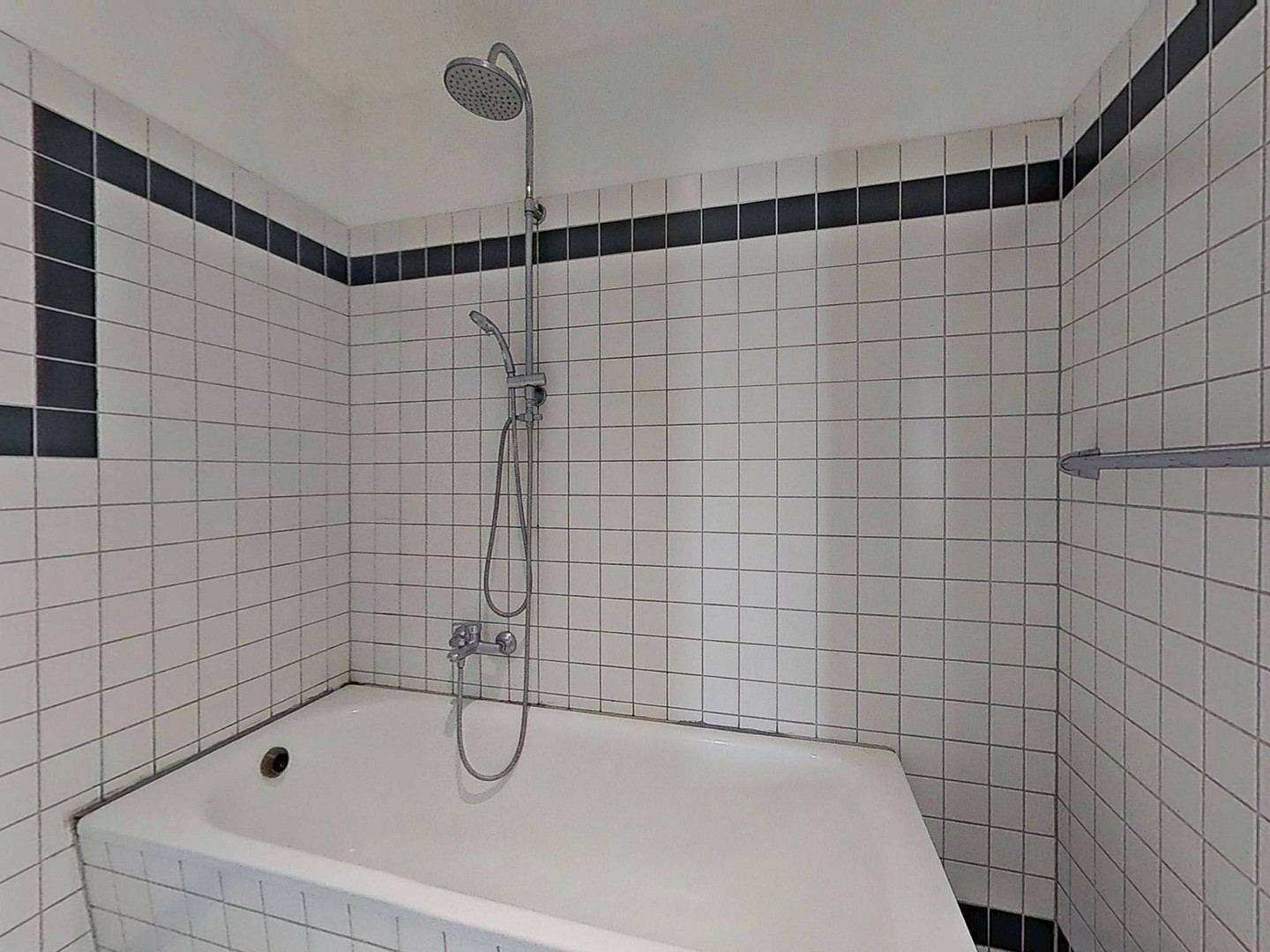 Die Blätter fallen, die Miete auch - 1 NKM als Herbstgeschenk: Attraktive 3-Zimmer-Wohnung mit Einbauküche und 2 Balkonen ++ – 39104 magdeburg(Altstadt) – Vorschaubild 12