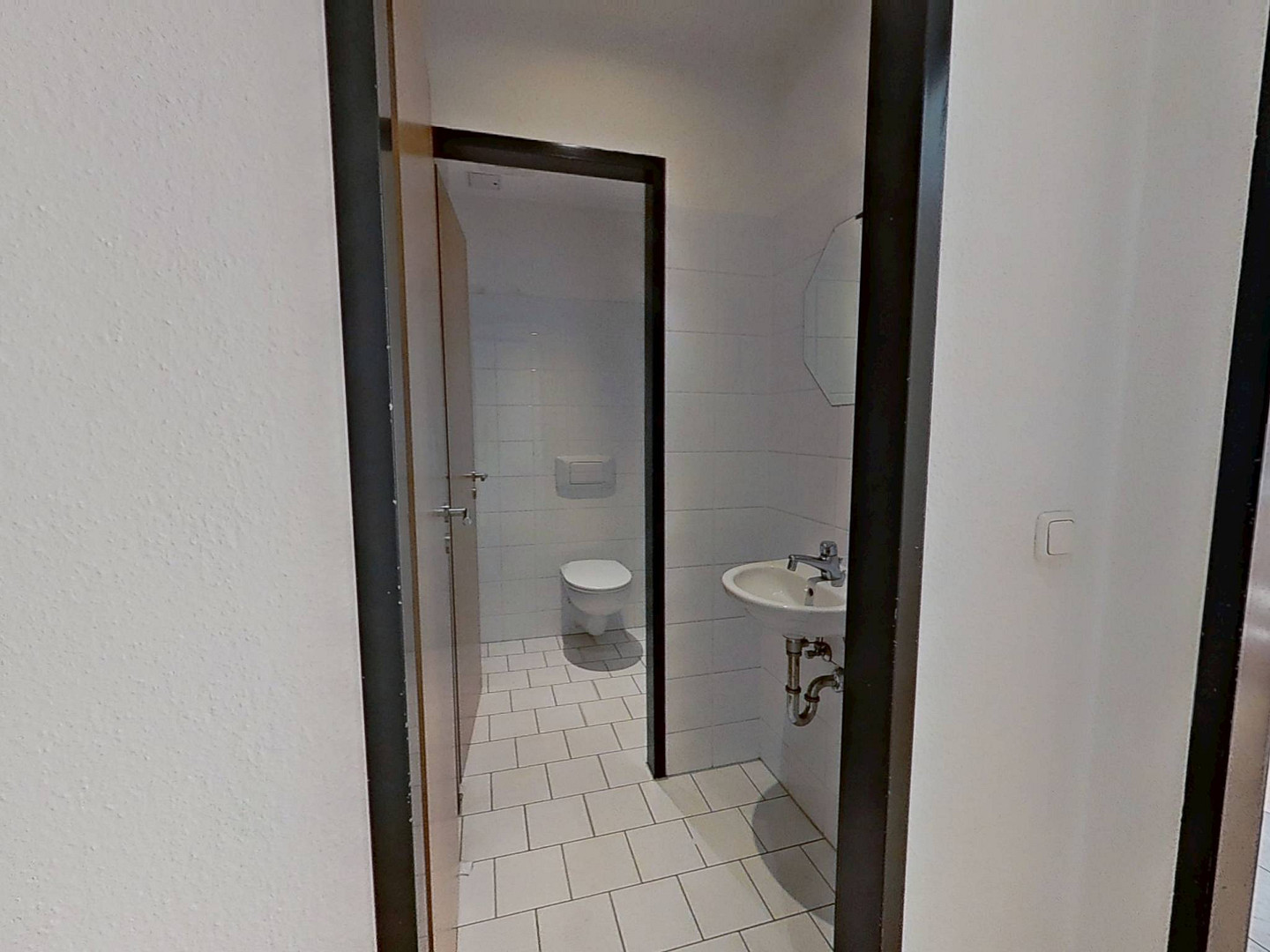 Warm einpacken, kalt sparen - Wir schenken Ihnen zum Herbstanfang eine Kaltmiete: Charmante 4-Zimmer-Altbauwohnung mit Aufzug – 39104 Magdeburg(Altstadt) – Vorschaubild 12