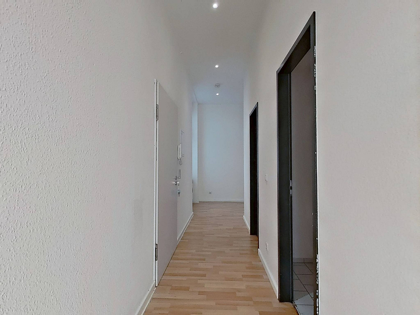 Warm einpacken, kalt sparen - Wir schenken Ihnen zum Herbstanfang eine Kaltmiete: Charmante 4-Zimmer-Altbauwohnung mit Aufzug – 39104 Magdeburg(Altstadt) – Vorschaubild 15