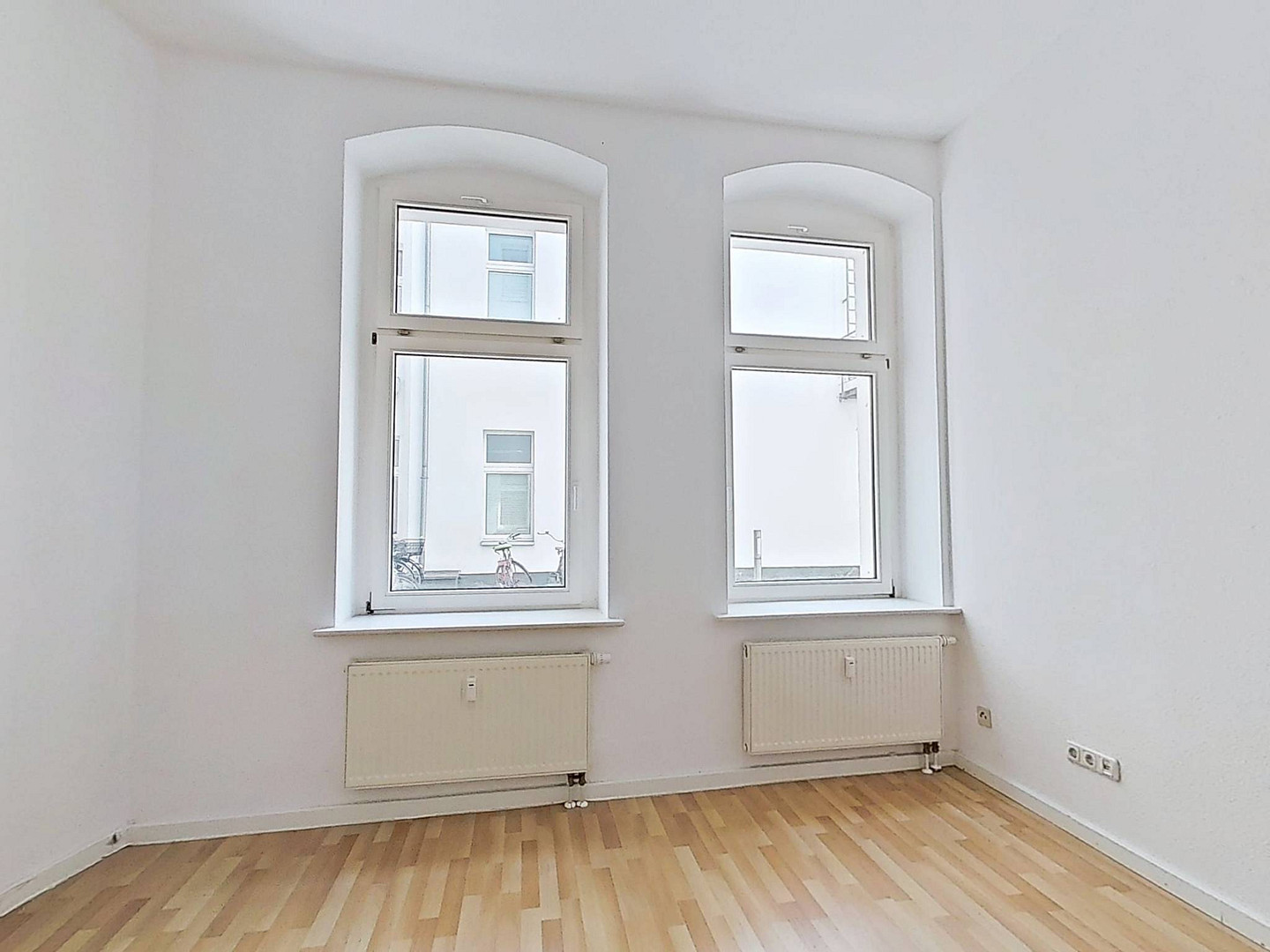 Warm einpacken, kalt sparen - Wir schenken Ihnen zum Herbstanfang eine Kaltmiete: Charmante 4-Zimmer-Altbauwohnung mit Aufzug – 39104 Magdeburg(Altstadt) – Vorschaubild 8