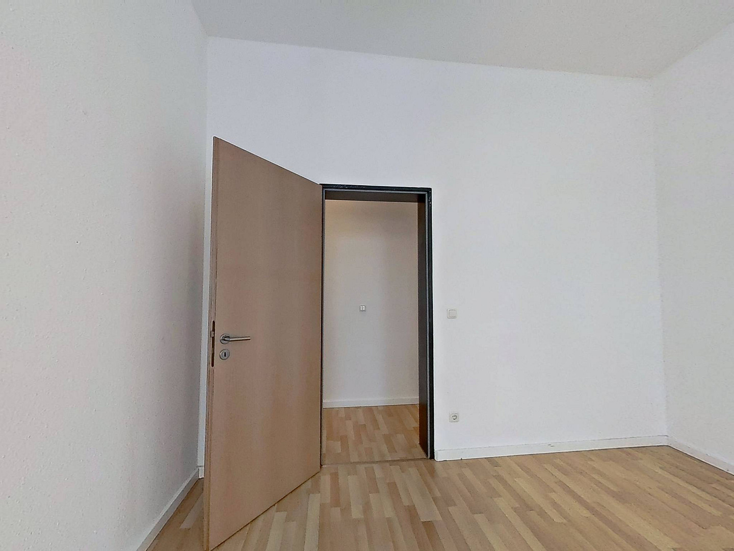 Warm einpacken, kalt sparen - Wir schenken Ihnen zum Herbstanfang eine Kaltmiete: Charmante 4-Zimmer-Altbauwohnung mit Aufzug – 39104 Magdeburg(Altstadt) – Vorschaubild 9
