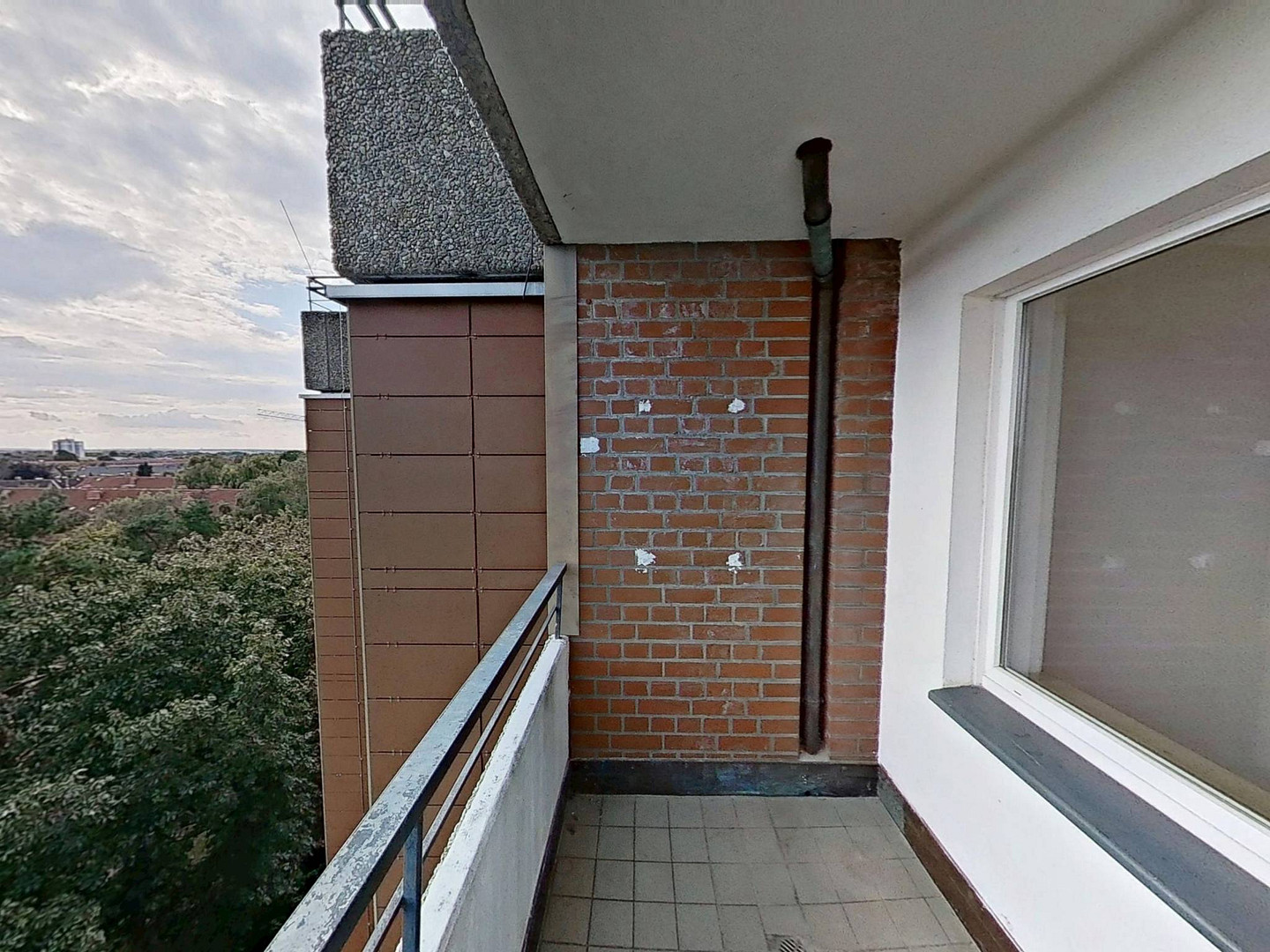 Moderne 3-Zimmer-Wohnung mit BALKON und toller Aussicht in Lübeck-St. Jürgen – 23562 Lübeck(Hüxtertor/Mühlentor/Gärtnergasse) – Vorschaubild 2