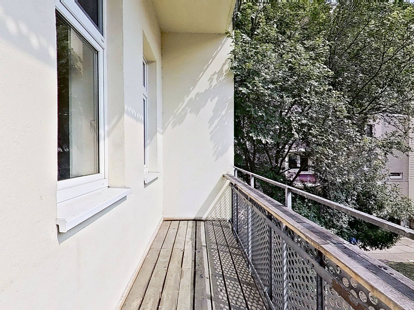 Herbstzauber fürs neue Zuhause - Einziehen, einkuscheln, Kaltmiete sparen: Weitläufige 4-Zimmer-Wohnung mit sonnigem BALKON – 39104 Magdeburg(Altstadt) – Vorschaubild 3