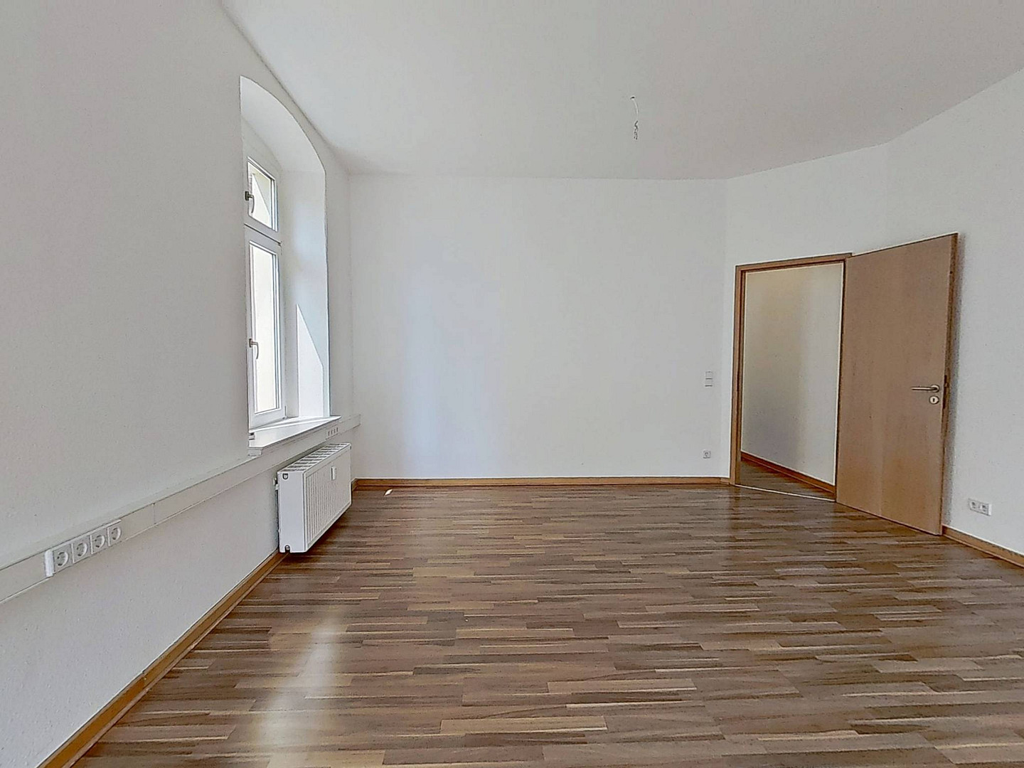 Herbstzauber fürs neue Zuhause - Einziehen, einkuscheln, Kaltmiete sparen: Weitläufige 4-Zimmer-Wohnung mit sonnigem BALKON – 39104 Magdeburg(Altstadt) – Vorschaubild 4