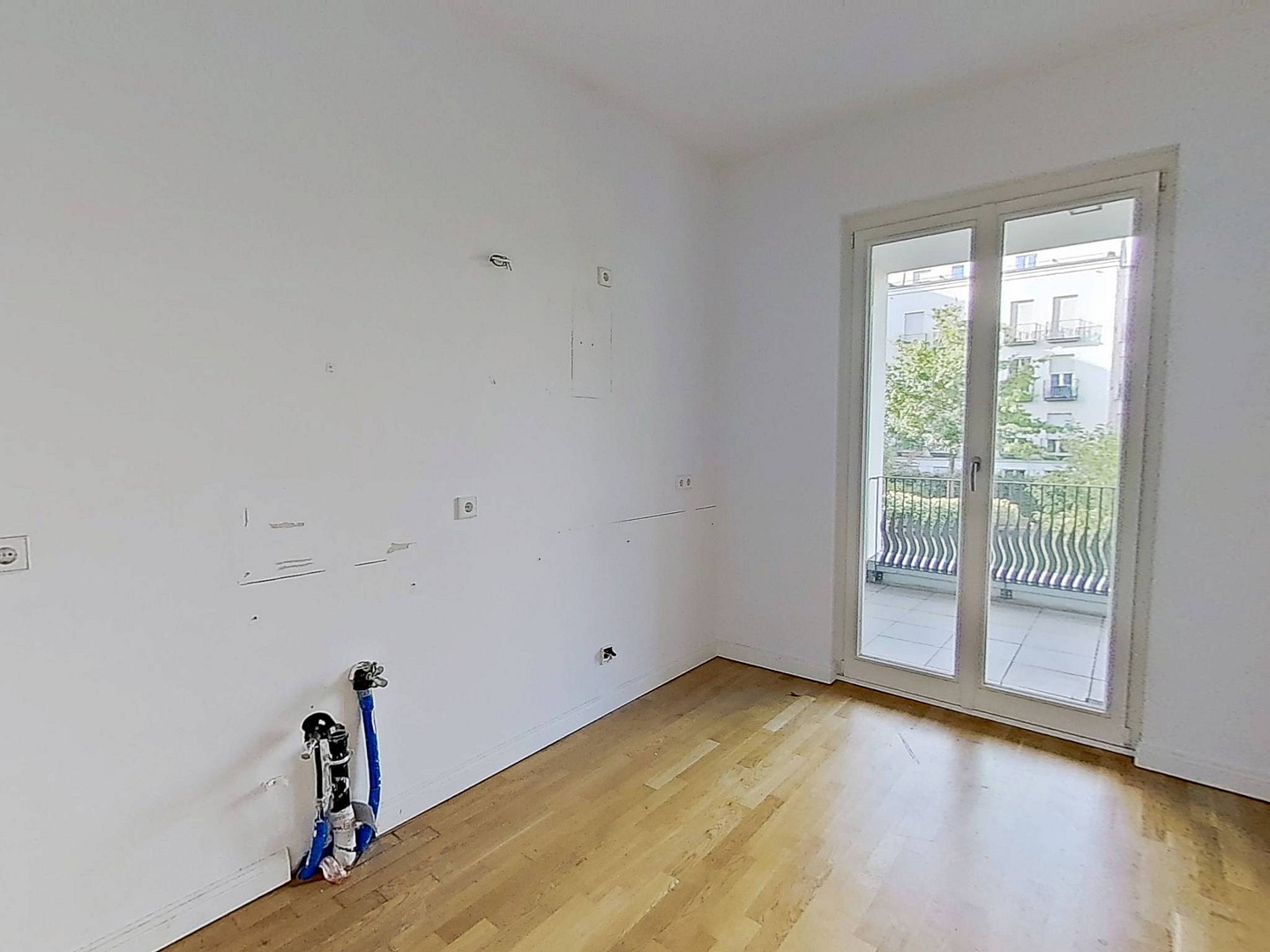 Elegantes Wohnen in Düsseldorf: Großzügige 3-Zimmer-Wohnung mit Balkon, Concierge-Service uvm. – 40549 Düsseldorf(Heerdt) – Vorschaubild 8