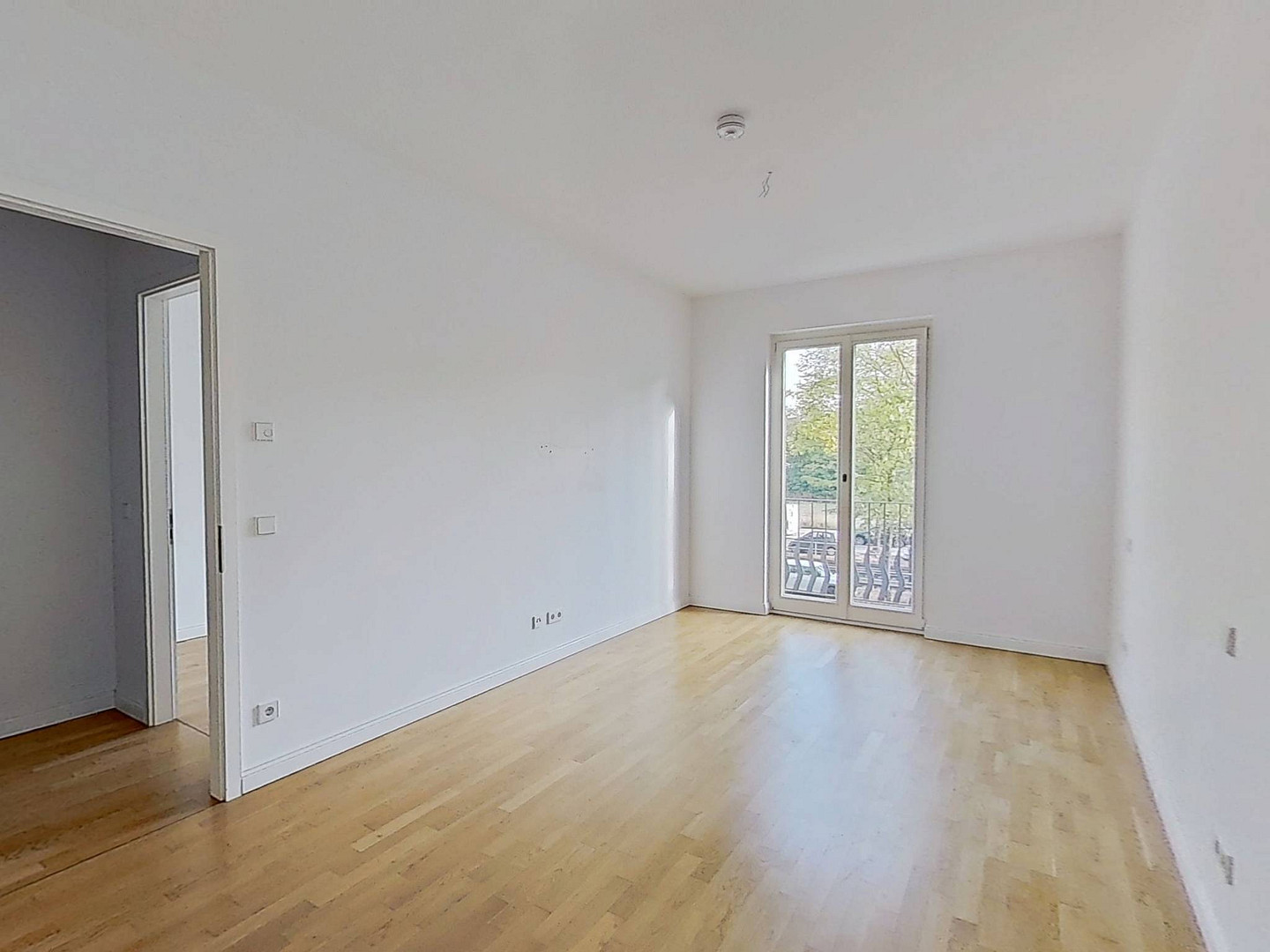 Elegantes Wohnen in Düsseldorf: Großzügige 3-Zimmer-Wohnung mit Balkon, Concierge-Service uvm. – 40549 Düsseldorf(Heerdt) – Vorschaubild 4