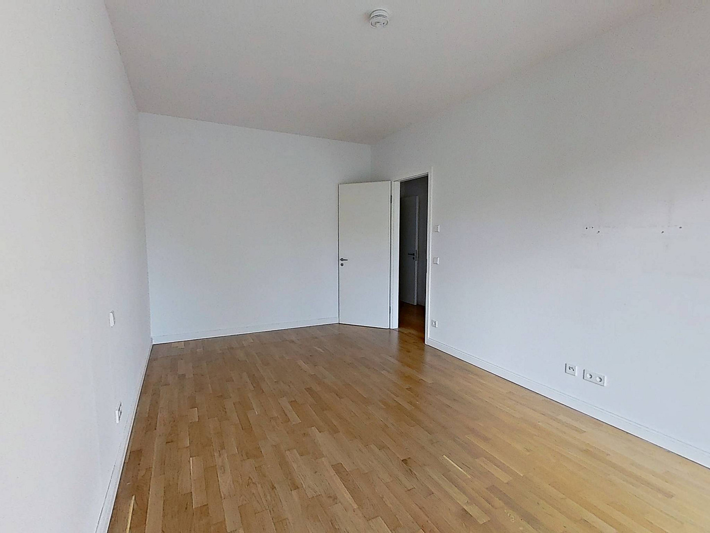 Elegantes Wohnen in Düsseldorf: Großzügige 3-Zimmer-Wohnung mit Balkon, Concierge-Service uvm. – 40549 Düsseldorf(Heerdt) – Vorschaubild 5