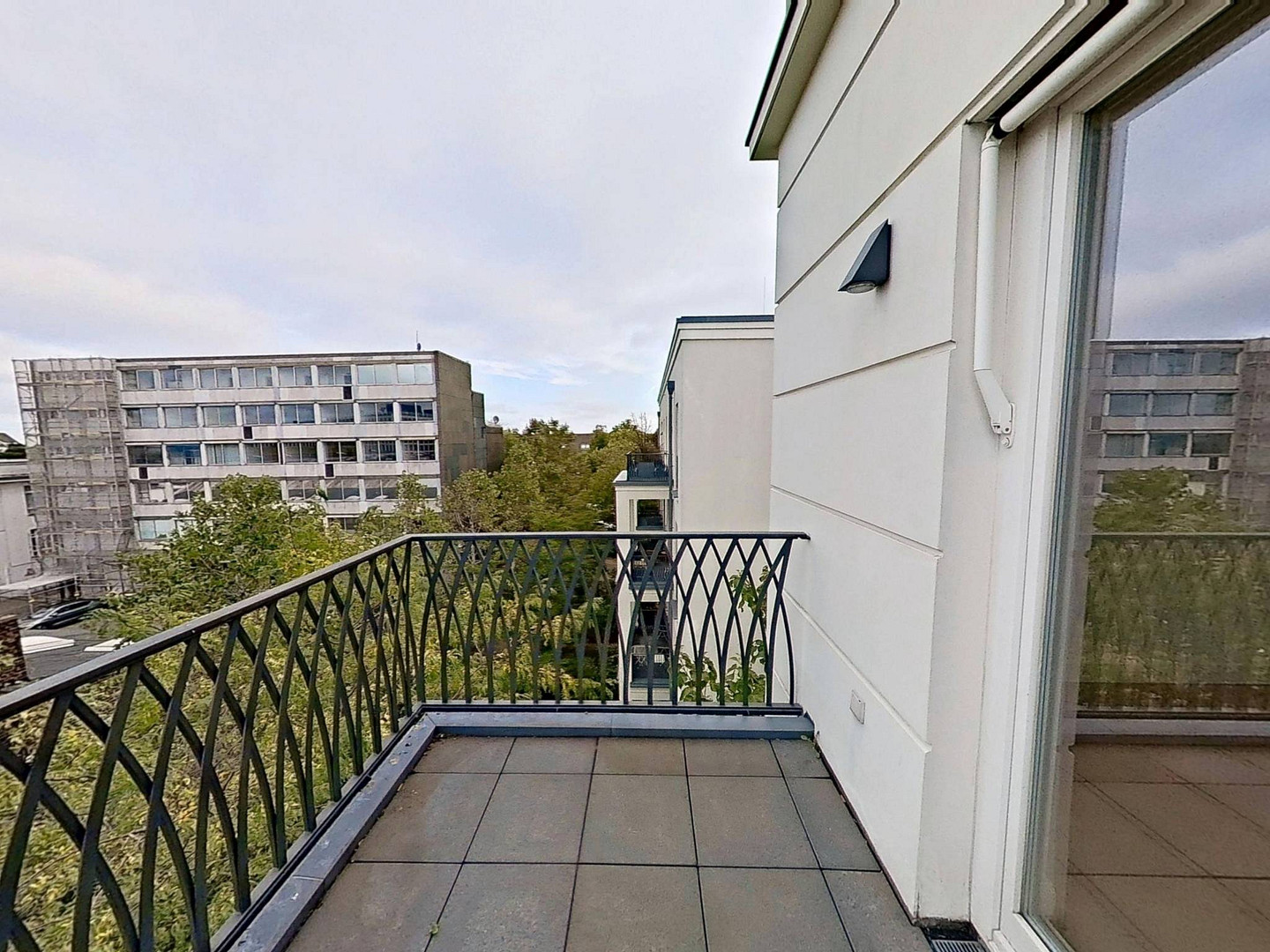 Exklusiver 2-Zimmer-Neubau mit 2 BALKONEN, EBK, Concierge-Service uvm. in den begehrten Heinrich-Heine-Gärten – 40549 Düsseldorf(Heerdt) – Vorschaubild 6