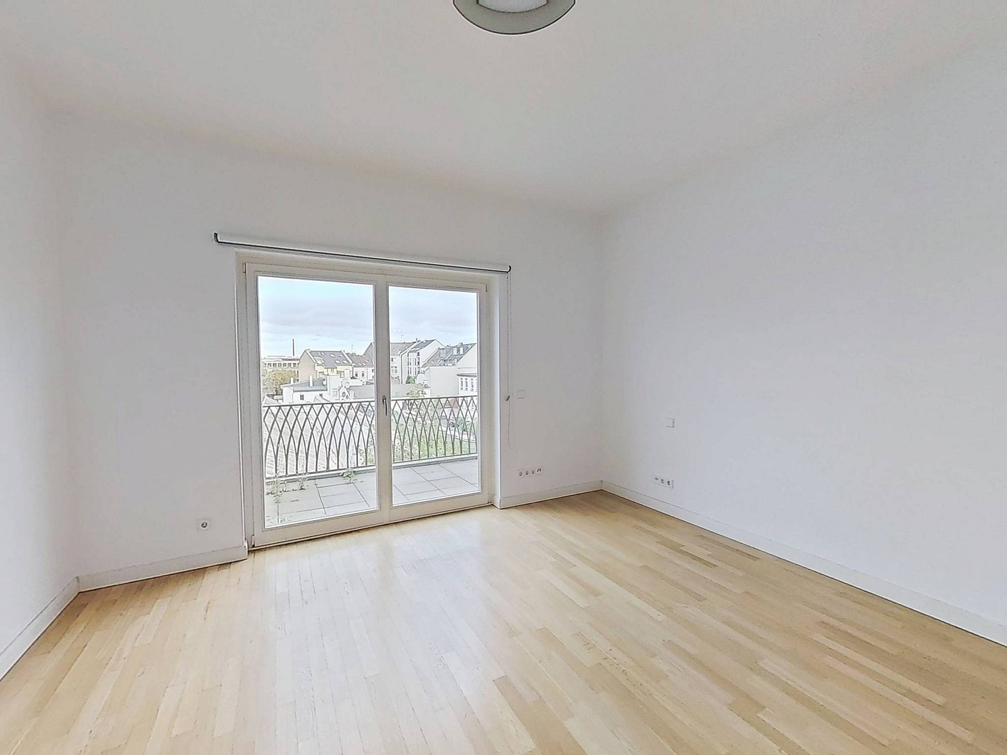 Exklusiver 2-Zimmer-Neubau mit 2 BALKONEN, EBK, Concierge-Service uvm. in den begehrten Heinrich-Heine-Gärten – 40549 Düsseldorf(Heerdt) – Vorschaubild 9