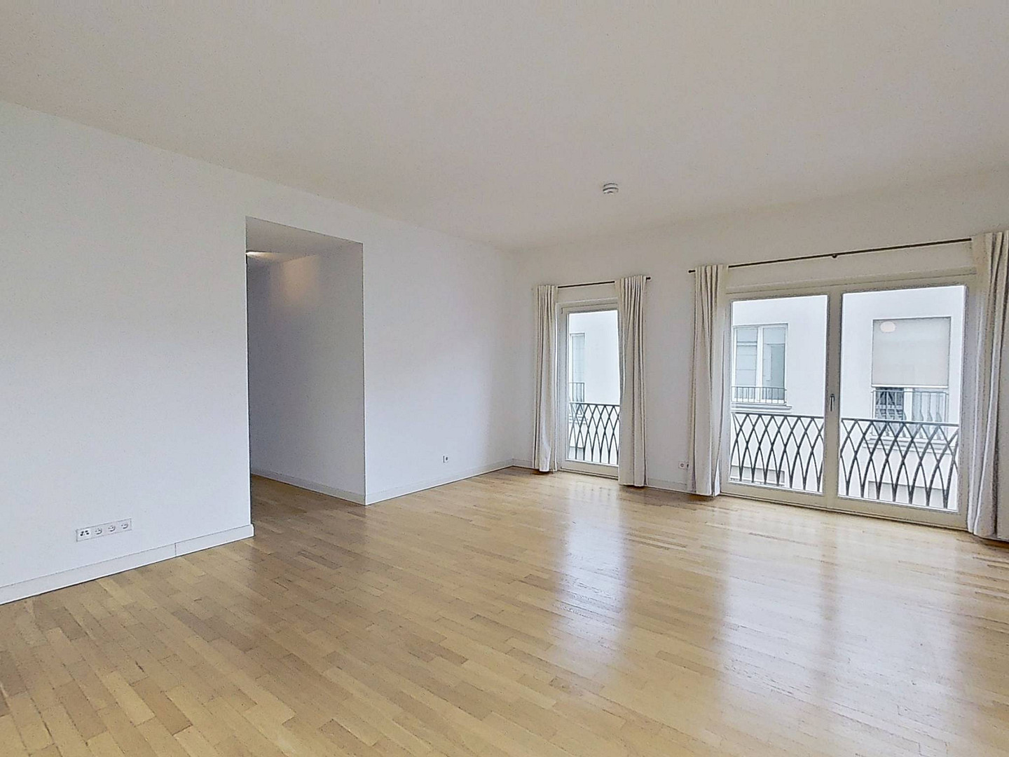 Exklusiver 2-Zimmer-Neubau mit 2 BALKONEN, EBK, Concierge-Service uvm. in den begehrten Heinrich-Heine-Gärten – 40549 Düsseldorf(Heerdt) – Vorschaubild 3