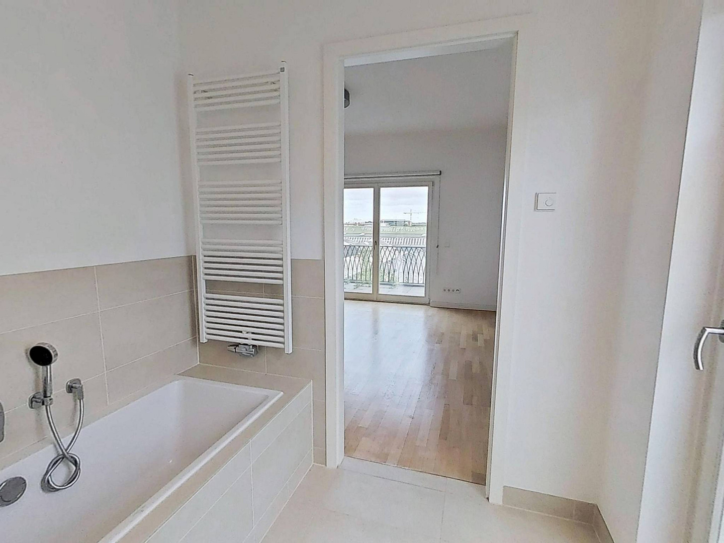 Exklusiver 2-Zimmer-Neubau mit 2 BALKONEN, EBK, Concierge-Service uvm. in den begehrten Heinrich-Heine-Gärten – 40549 Düsseldorf(Heerdt) – Vorschaubild 13