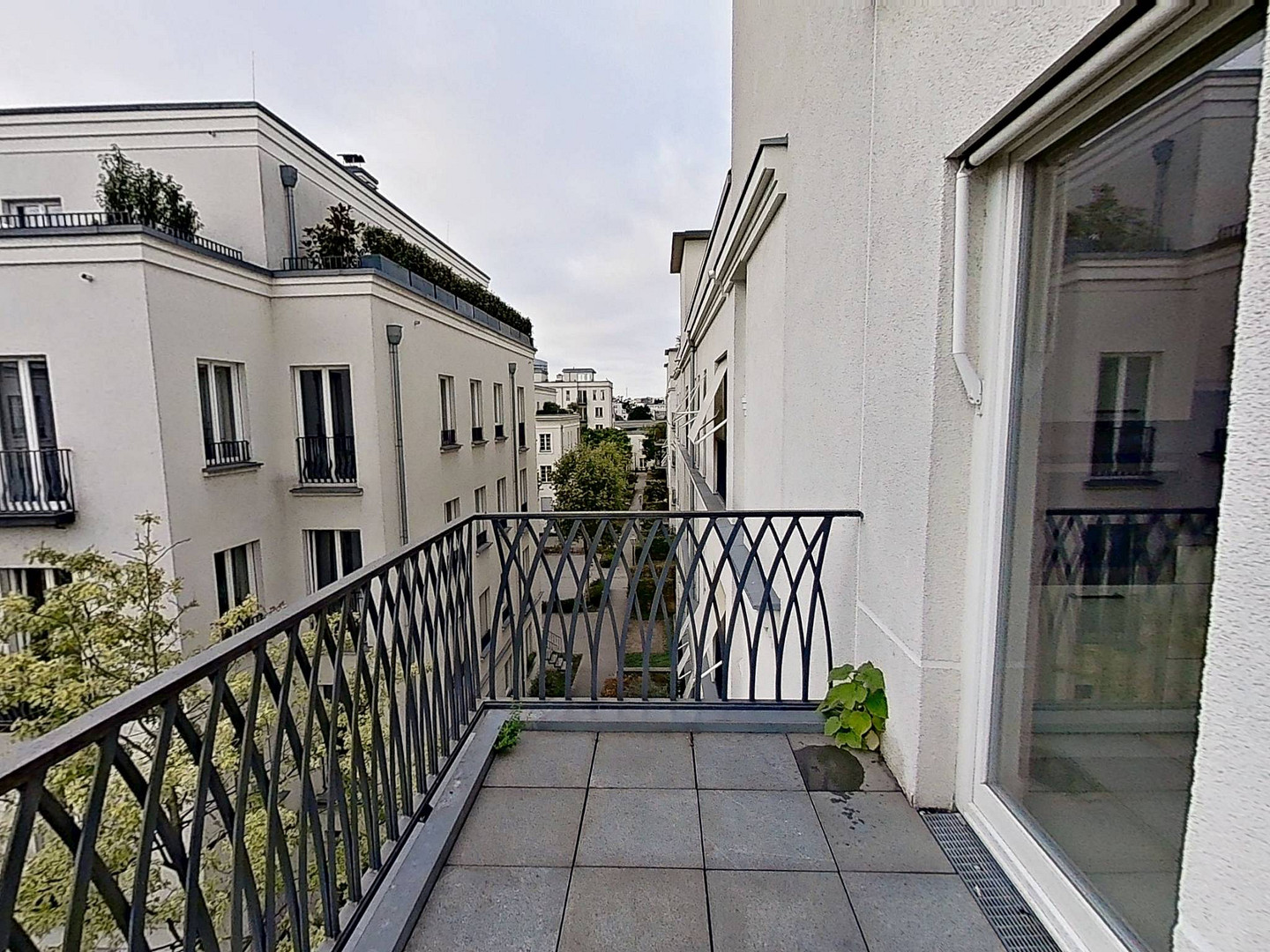 Exklusiver 2-Zimmer-Neubau mit 2 BALKONEN, EBK, Concierge-Service uvm. in den begehrten Heinrich-Heine-Gärten – 40549 Düsseldorf(Heerdt) – Vorschaubild 10