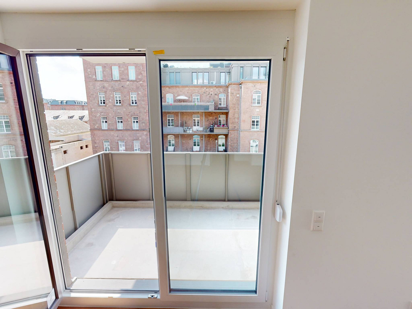 Moderne 2-Zimmer-Wohnung mit EBK und BALKON im Neubauquartier FIELD 4 – 68167 Mannheim – Vorschaubild 2