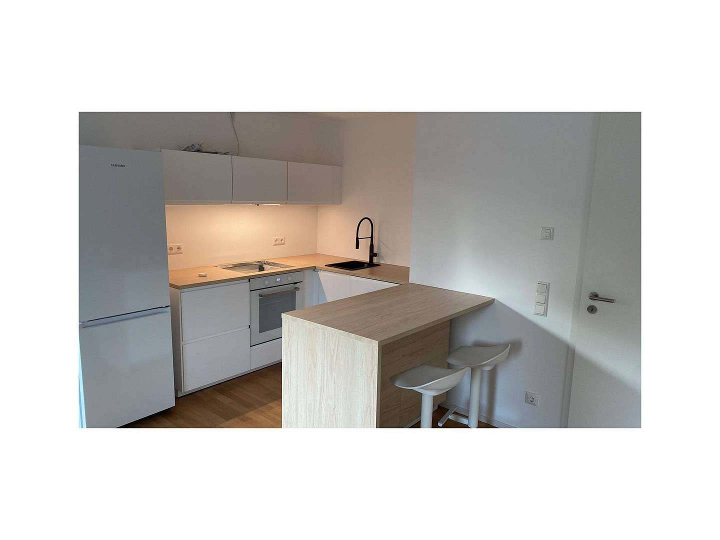 Moderne 2-Zimmer-Neubauwohnung mit Balkon und direktem Blick auf den Volksgarten – Foto 4