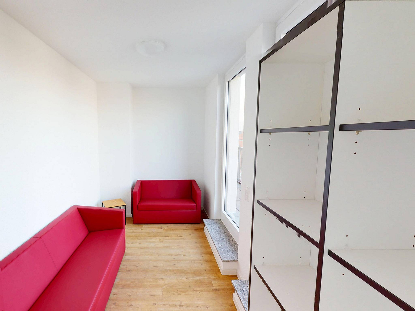 ** Modernes, vollmöbliertes 1-Zimmer-Apartment mit EINBAUKÜCHE und gemeinschaftlicher DACHTERRASSE ** – 4317 Leipzig(Reudnitz-Thonberg) – Vorschaubild 6