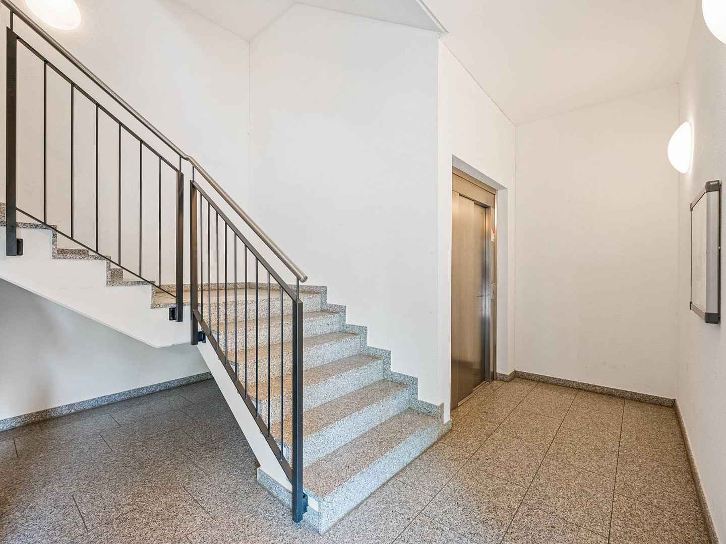 ** Modernes, vollmöbliertes 1-Zimmer-Apartment mit EINBAUKÜCHE und gemeinschaftlicher DACHTERRASSE ** – 4317 Leipzig(Reudnitz-Thonberg) – Vorschaubild 10