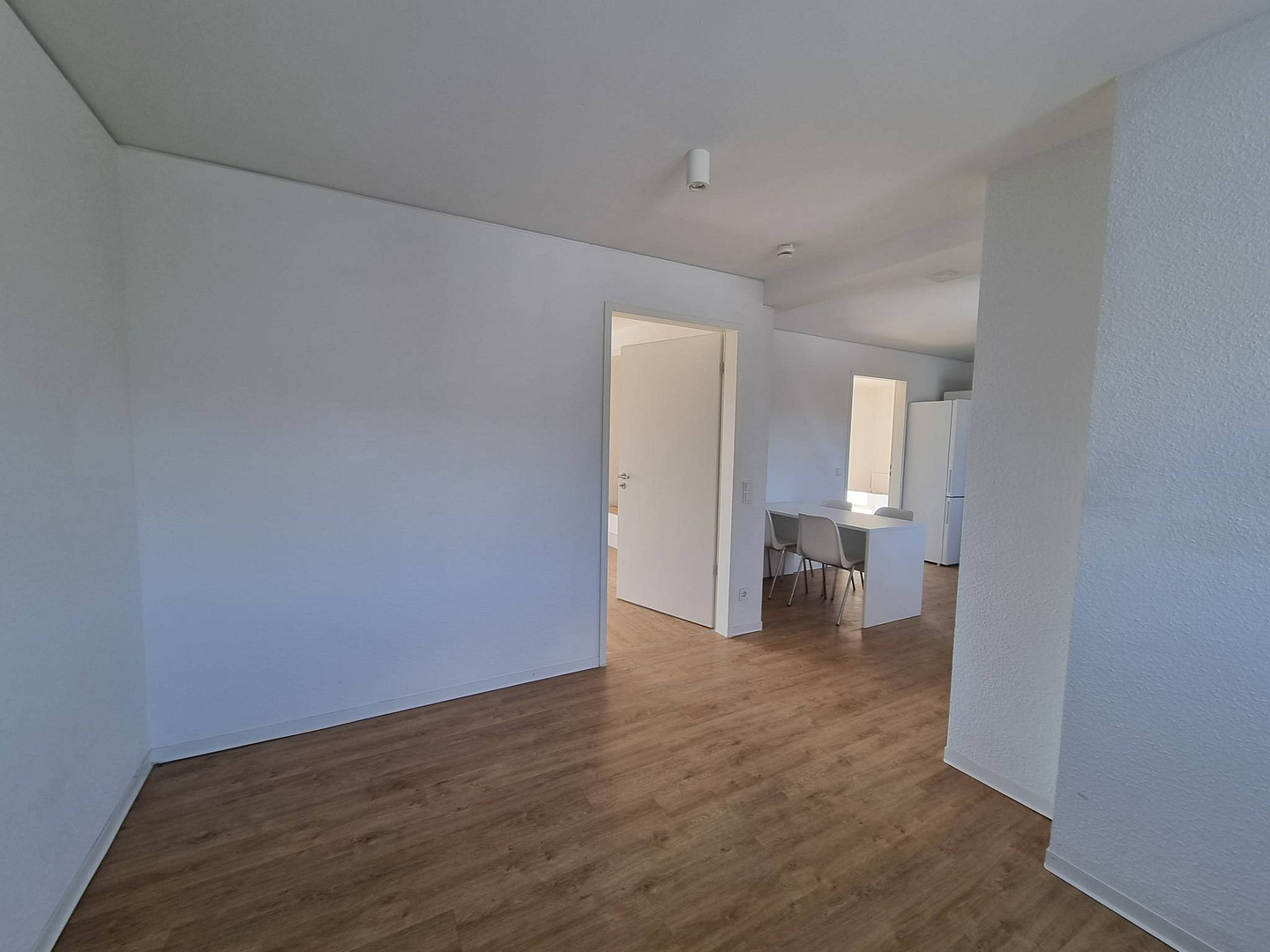 In KÖLNS SZENEVIERTEL: Großzügiges und vollmöbliertes 3-Zimmer-Apartment! – Foto 4