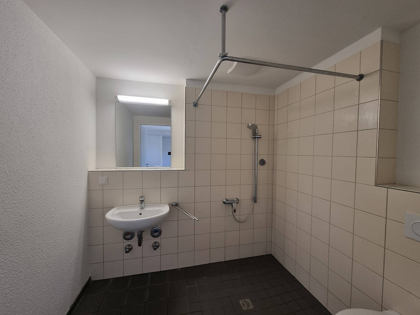 In KÖLNS SZENEVIERTEL: Großzügiges und vollmöbliertes 3-Zimmer-Apartment! – Foto 9