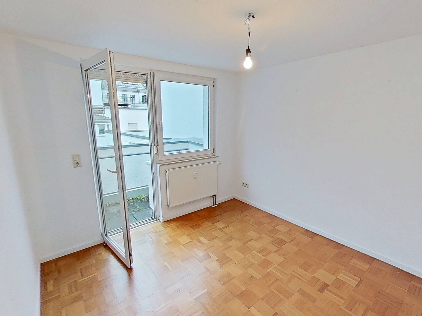 Helle 2-Zimmer-Wohnung mit EBK und Balkon in Stuttgart