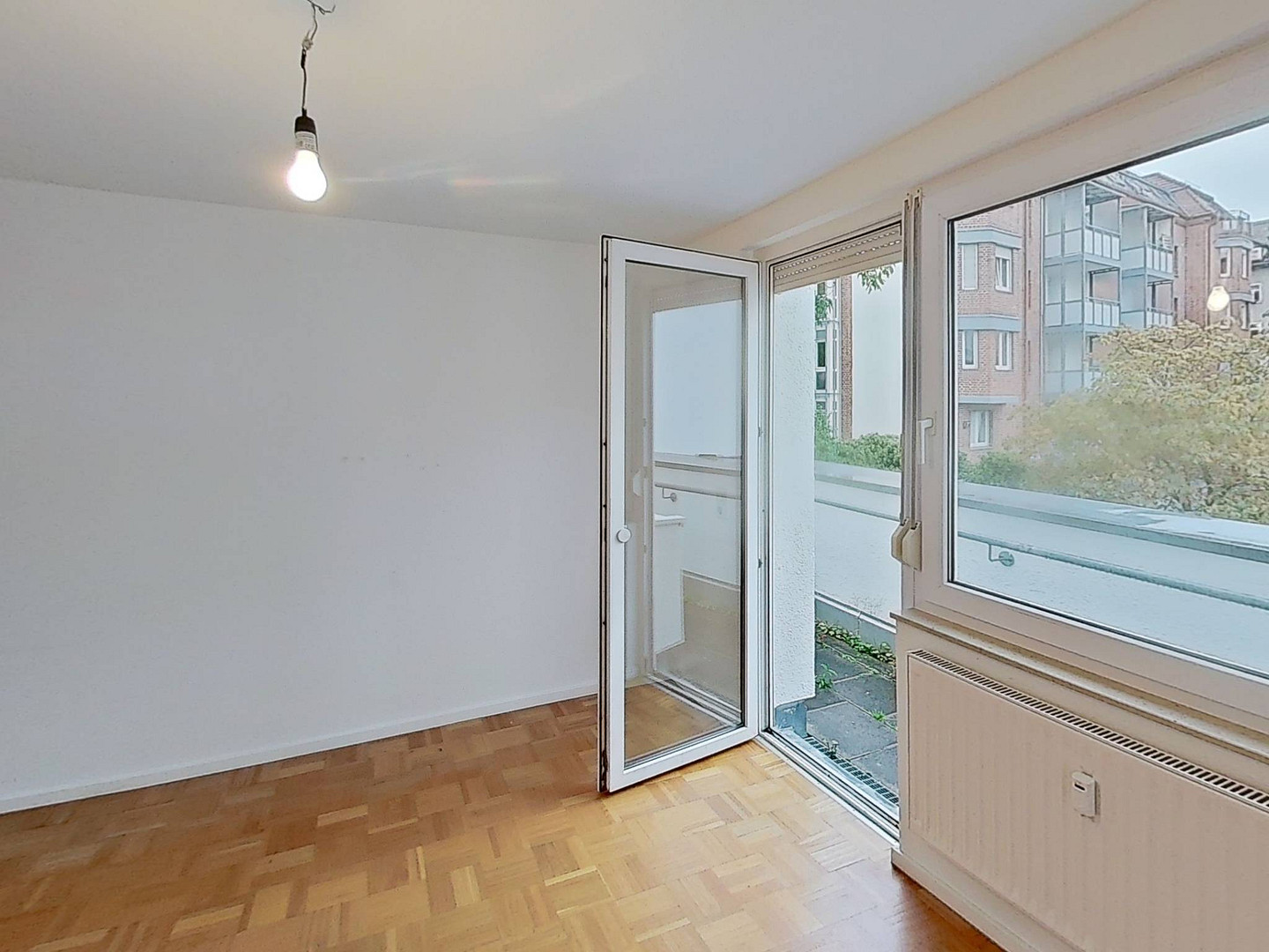 Helle 2-Zimmer-Wohnung mit EBK und Balkon in Stuttgart – Foto 2
