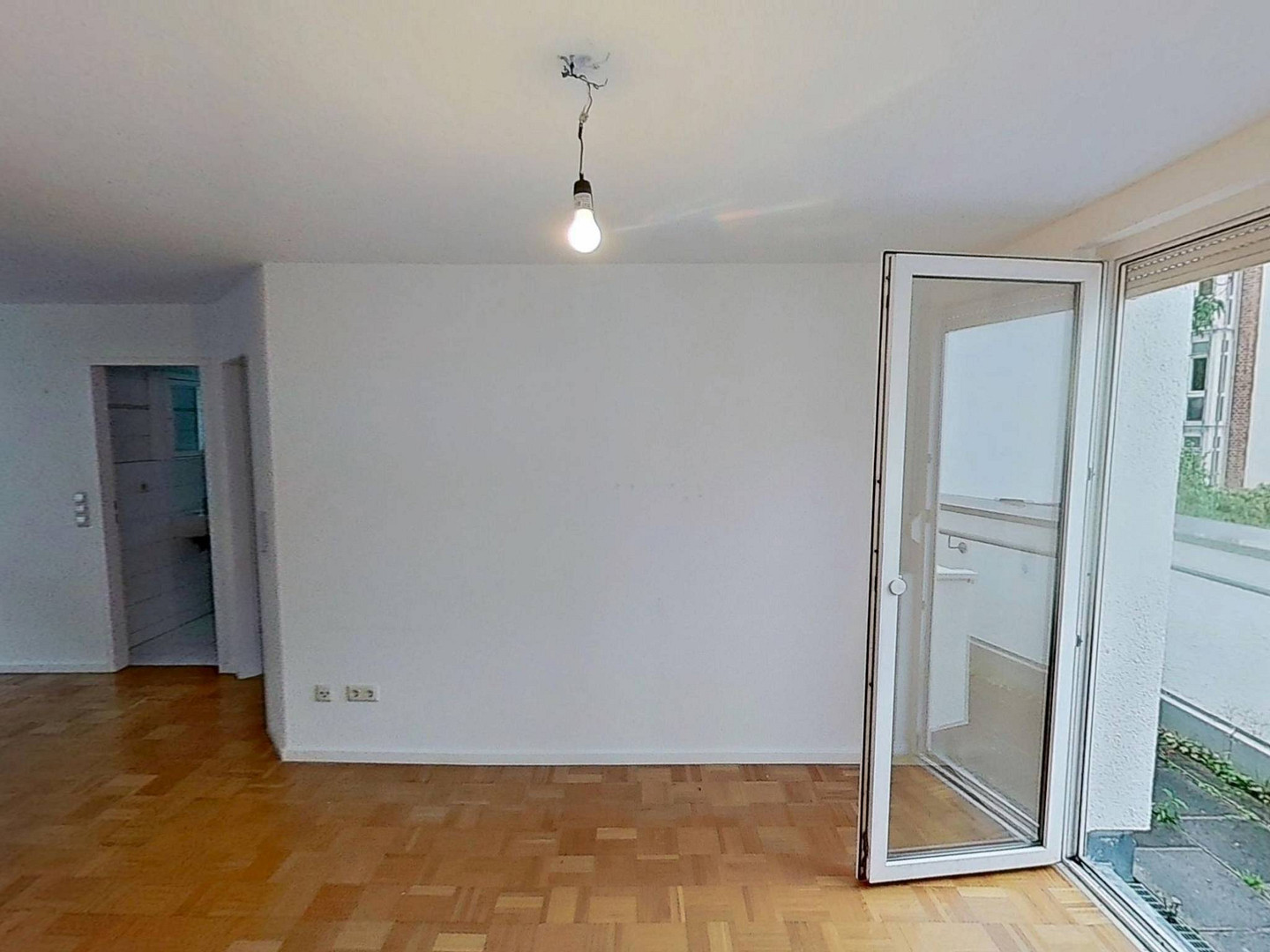 Helle 2-Zimmer-Wohnung mit EBK und Balkon in Stuttgart – Foto 3