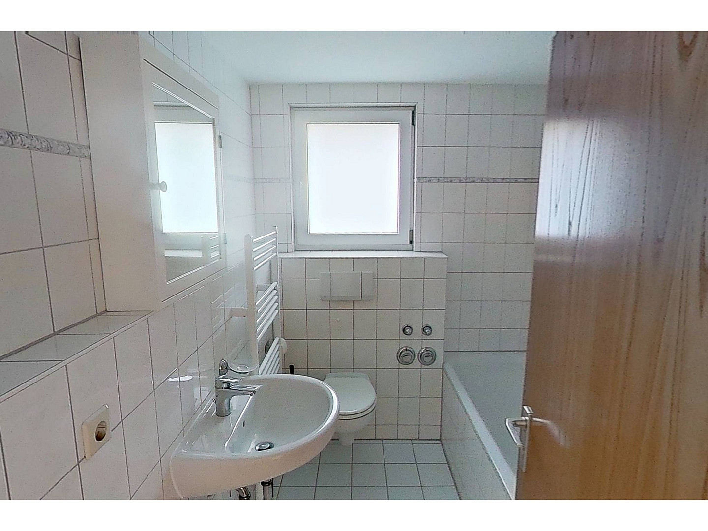 Helle 2-Zimmer-Wohnung mit EBK und Balkon in Stuttgart – Foto 9
