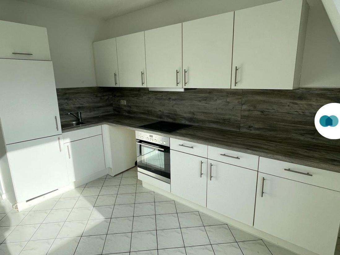 Schöne 3-Zimmer-Wohnung mit großem Balkon und Einbauküche – Foto 9
