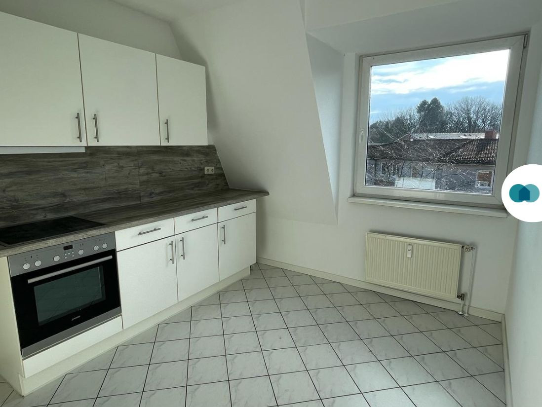 Schöne 3-Zimmer-Wohnung mit großem Balkon und Einbauküche – Foto 8