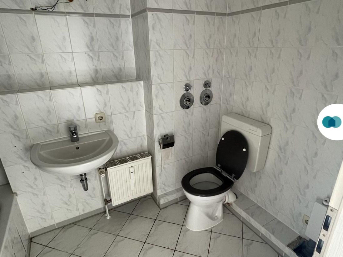 Schöne 3-Zimmer-Wohnung mit großem Balkon und Einbauküche – Foto 11