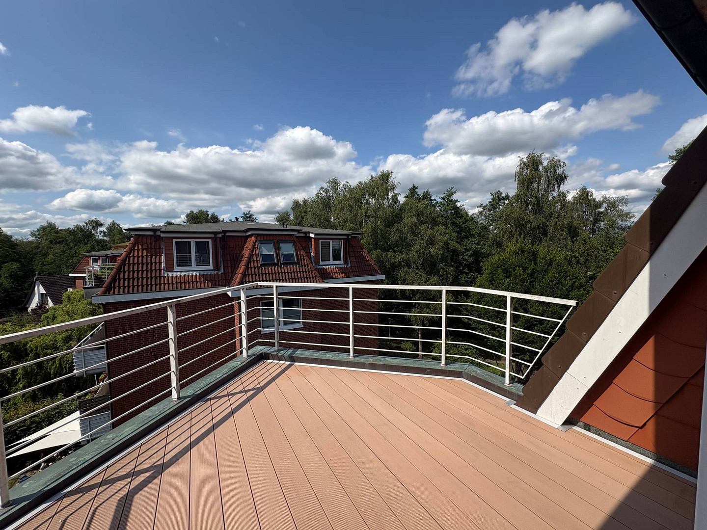 Schöne 3-Zimmer-Wohnung mit großem Balkon und Einbauküche – Foto 6