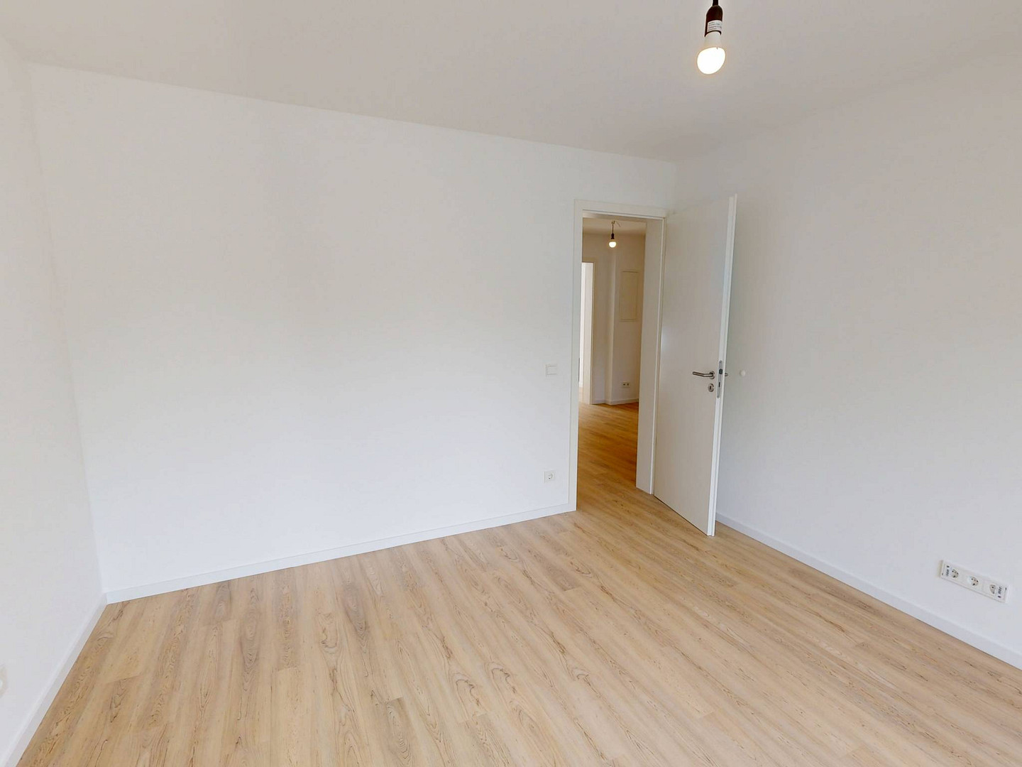 Ruhiges Wohnen in Hamburg-Rissen: 2 Zimmer mit Balkon & Einbauküche – Foto 4
